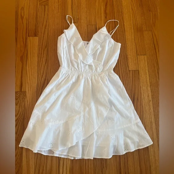 Express White Eyelet Mini Dress - Picture 5 of 9